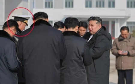 Kuzey Koreli komutana akılalmaz ceza: Fotoğraflardan silindi!